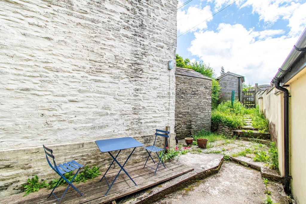 Property photo 3 of 14