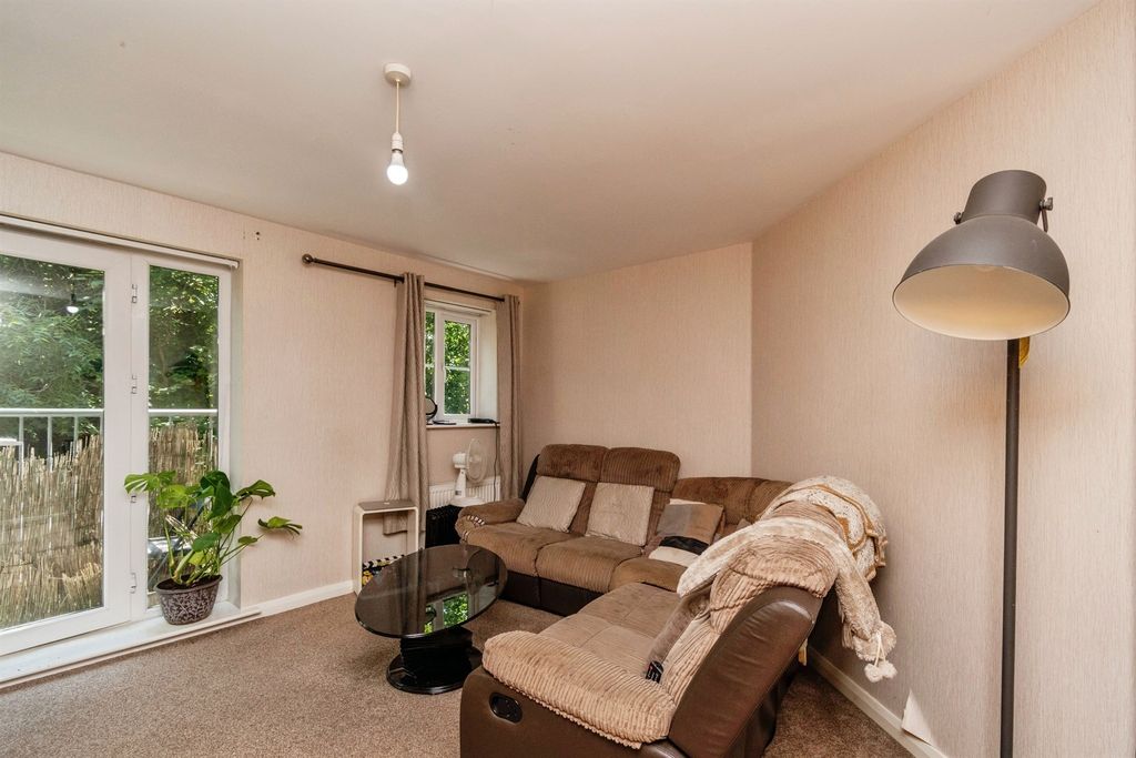 Property photo 3 of 11