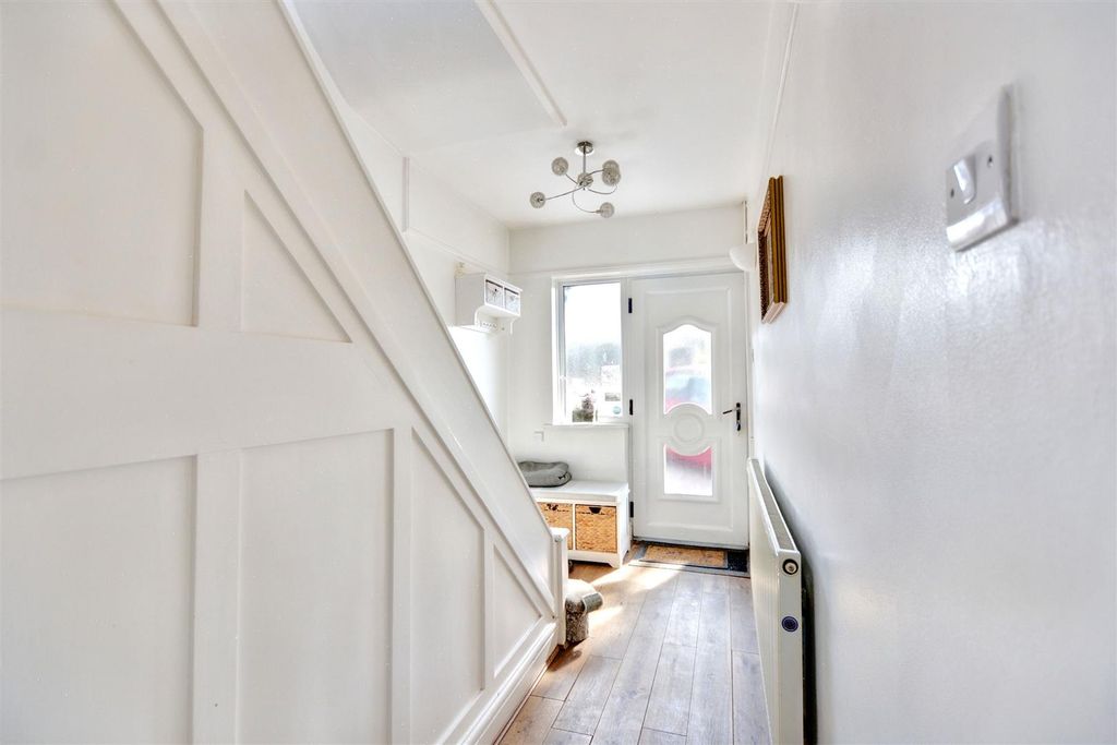 Property photo 3 of 28 Entrance Hall_2.Jpeg