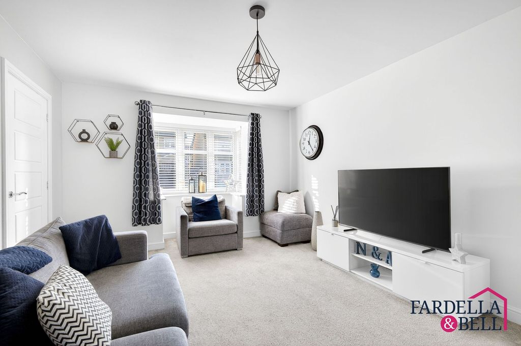 Property photo 2 of 36