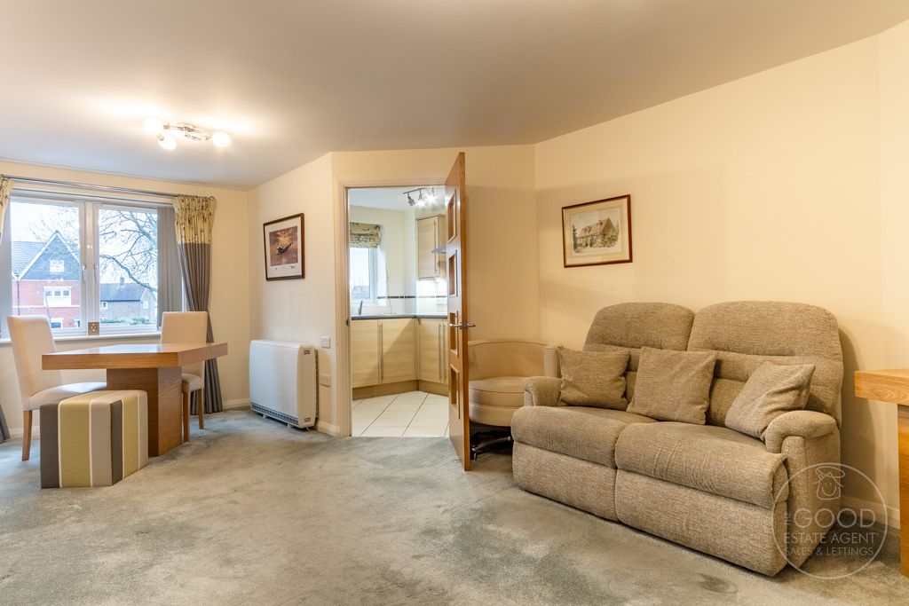 Property photo 3 of 12