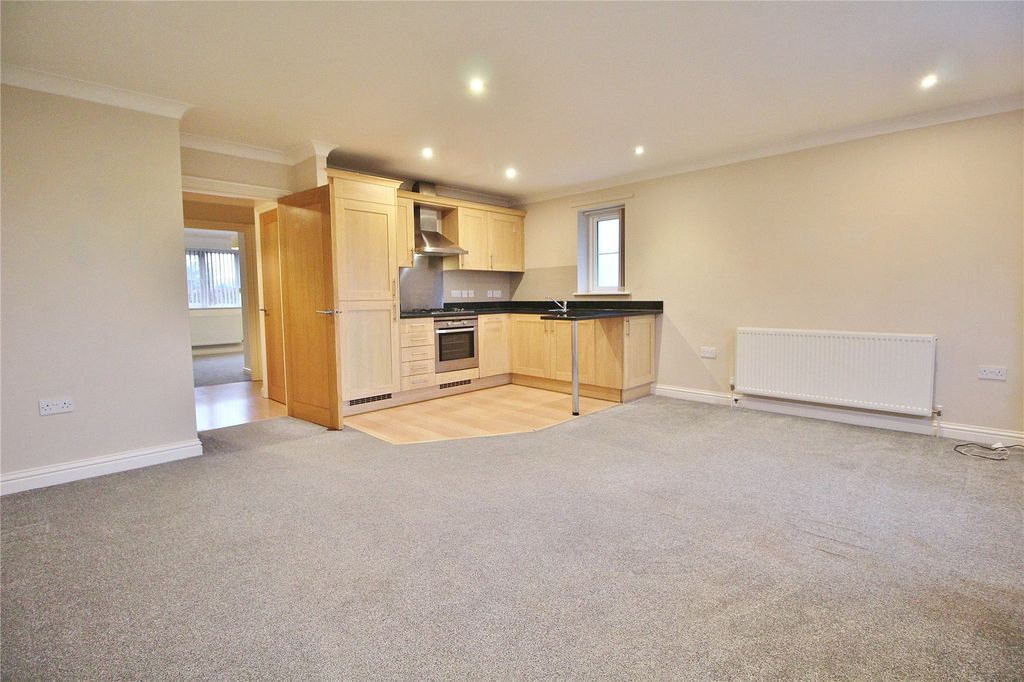 Property photo 2 of 10 Picture No. 15