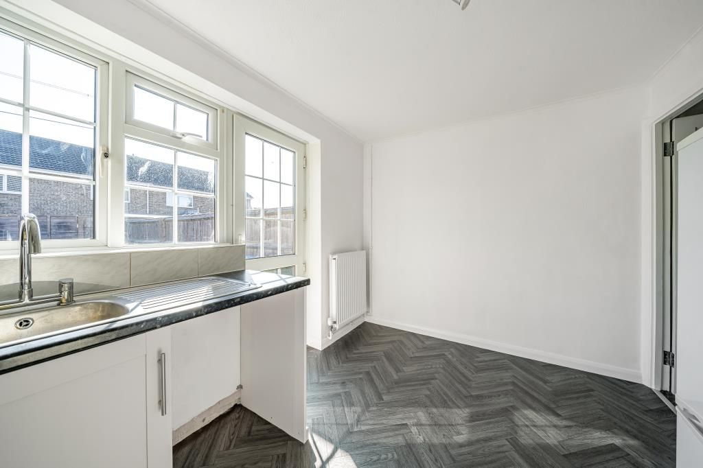 Property photo 3 of 19 Kitchen