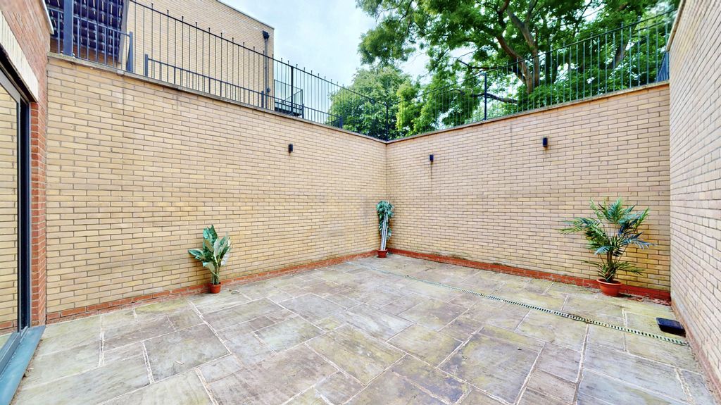 Property photo 3 of 22
