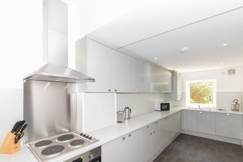 Property photo 3 of 13 Photo 3