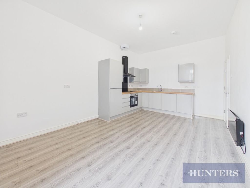 Property photo 3 of 10 Cam05316G0-Pr0359-Still005.Jpg