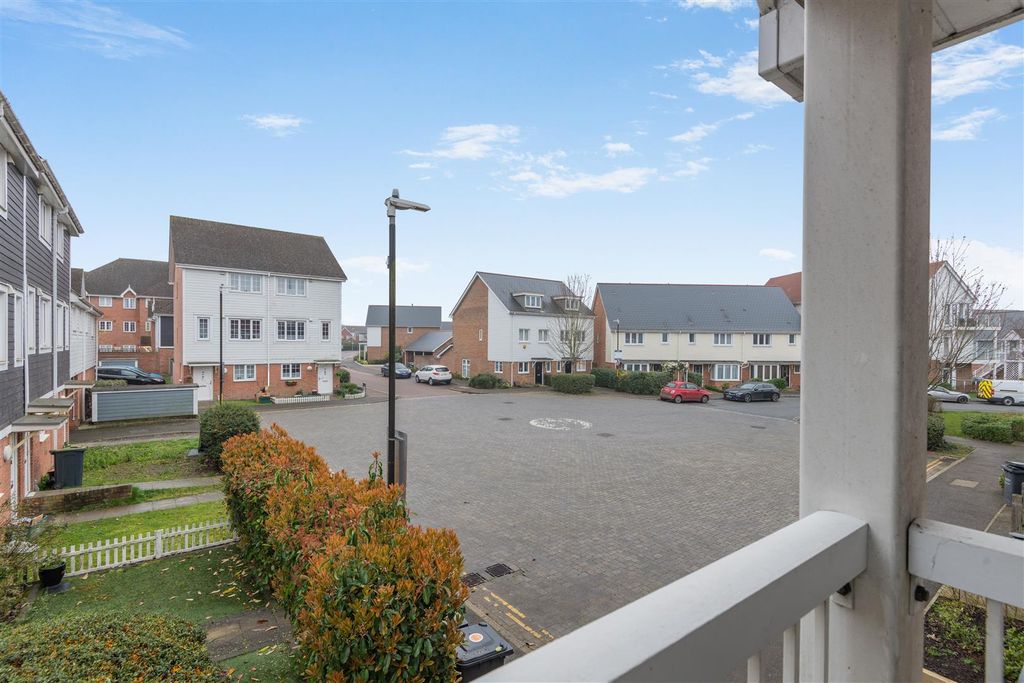 Property photo 1 of 10 8681036-Exterior07.Jpg