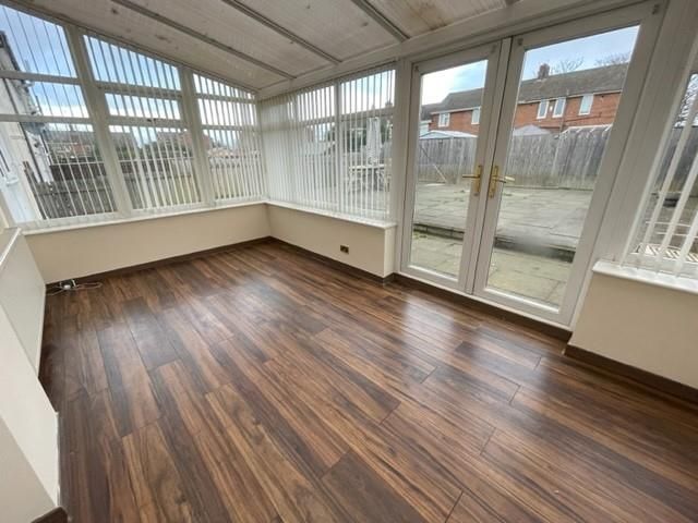 Property photo 3 of 14 Conservatory