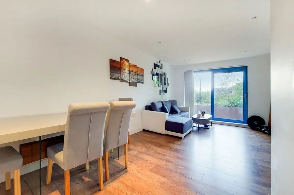 Property photo 3 of 6