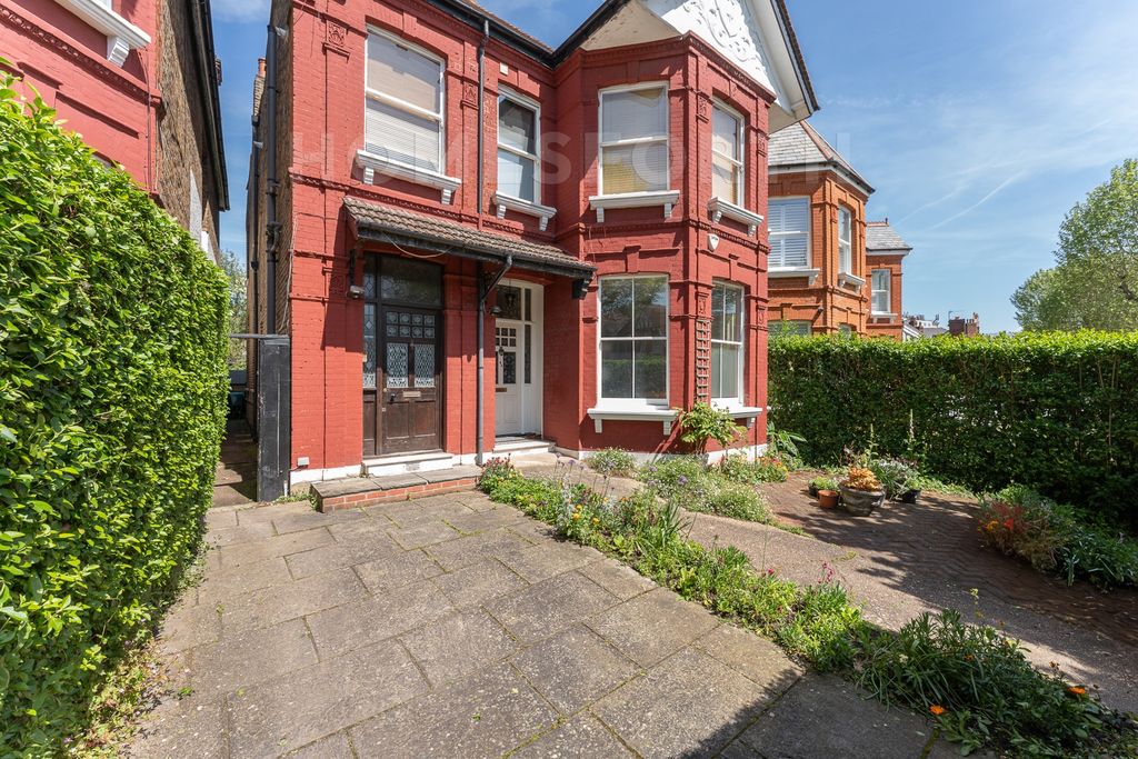 Property photo 2 of 10 Photo 2