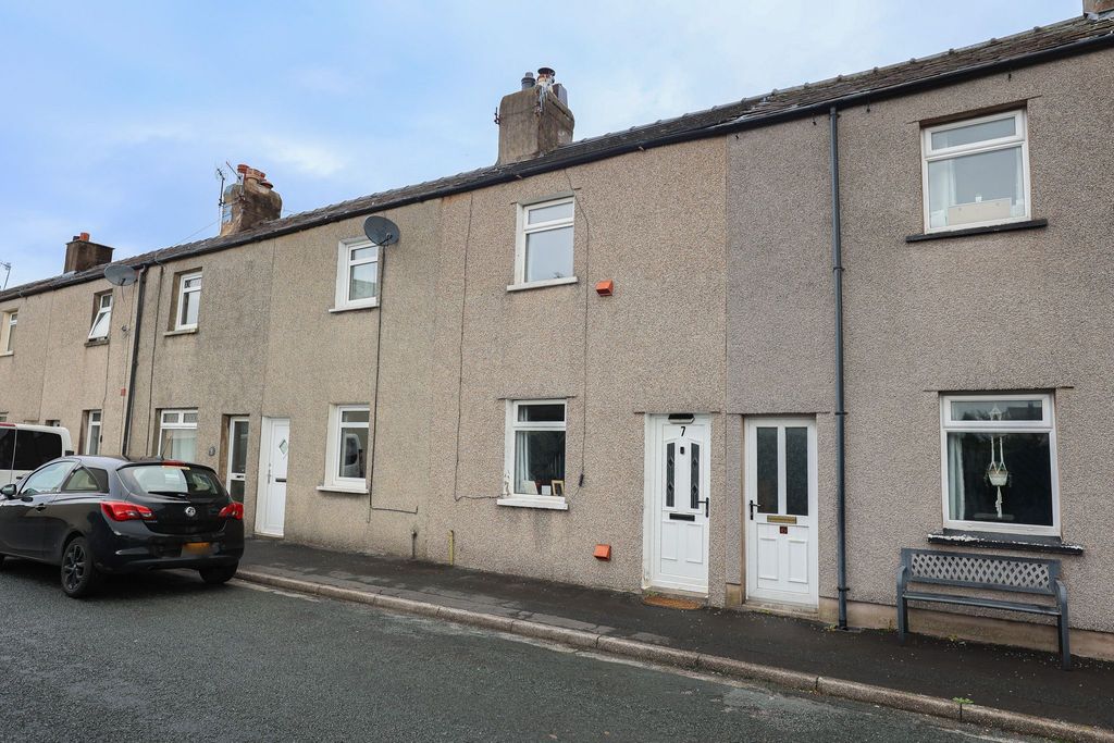 Property photo 1 of 9