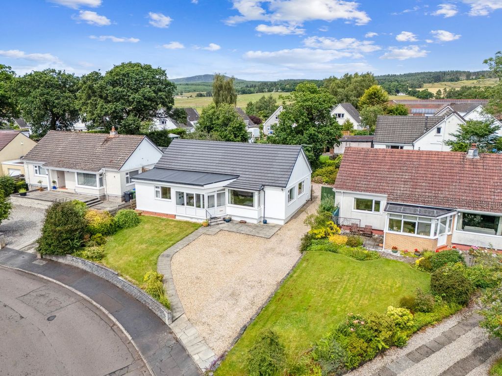 Property photo 1 of 32