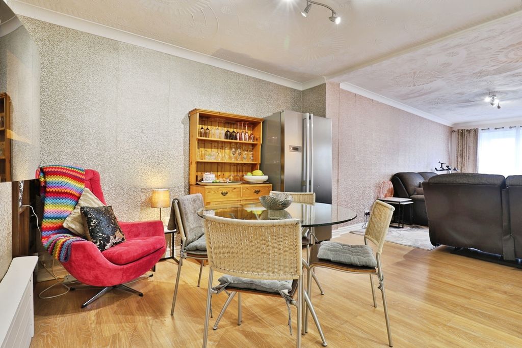 Property photo 2 of 18 Pbox-Img.Jpg