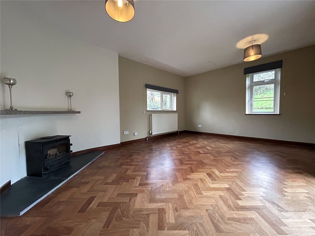 Property photo 3 of 18 Picture No. 12