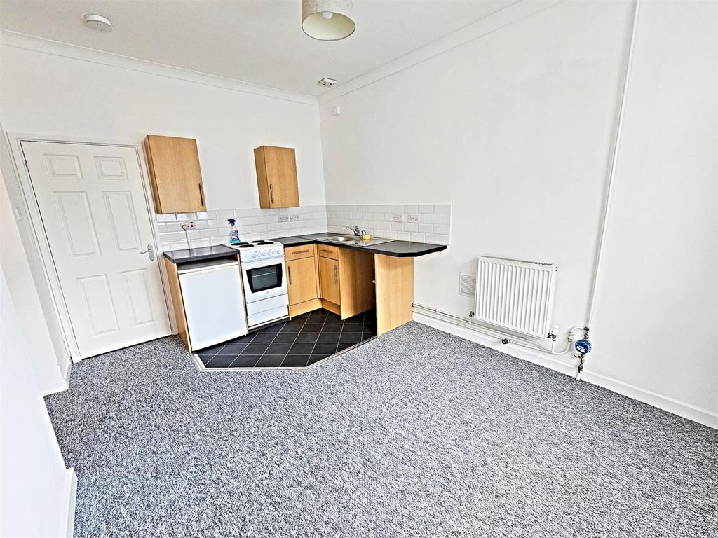 Property photo 2 of 7 Open Plan Lounge/Kitchen