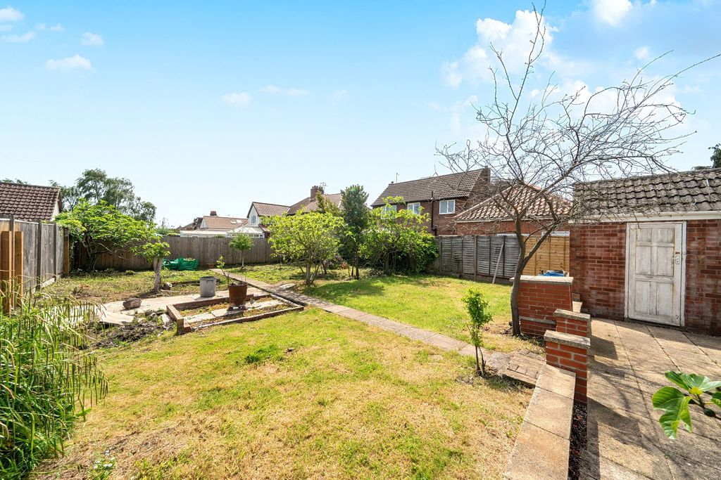 Property photo 2 of 16