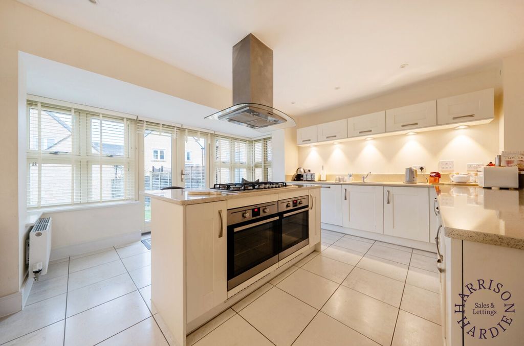 Property photo 2 of 14 Kitchen