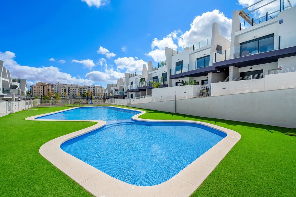 Property photo 3 of 28