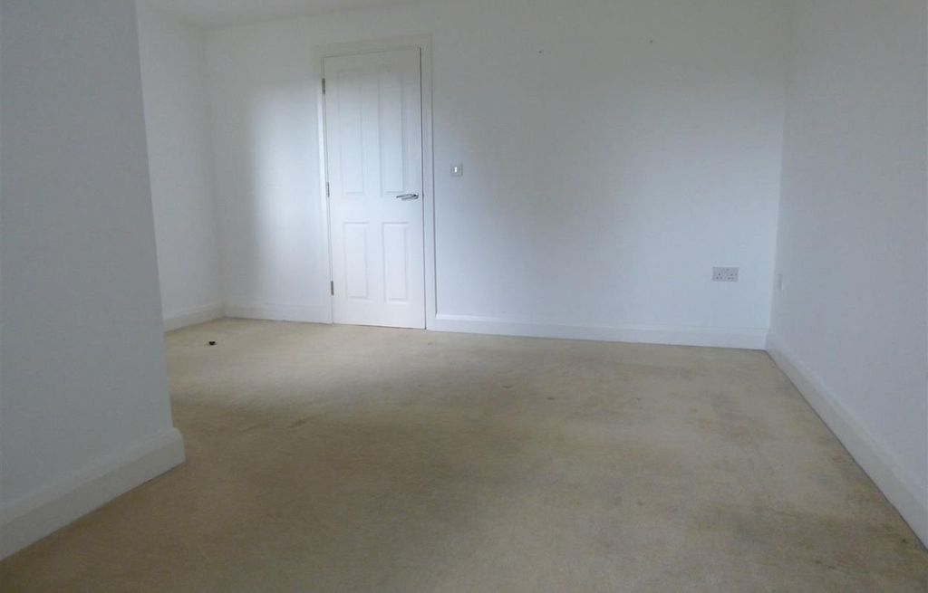 Property photo 3 of 9 Picture 3