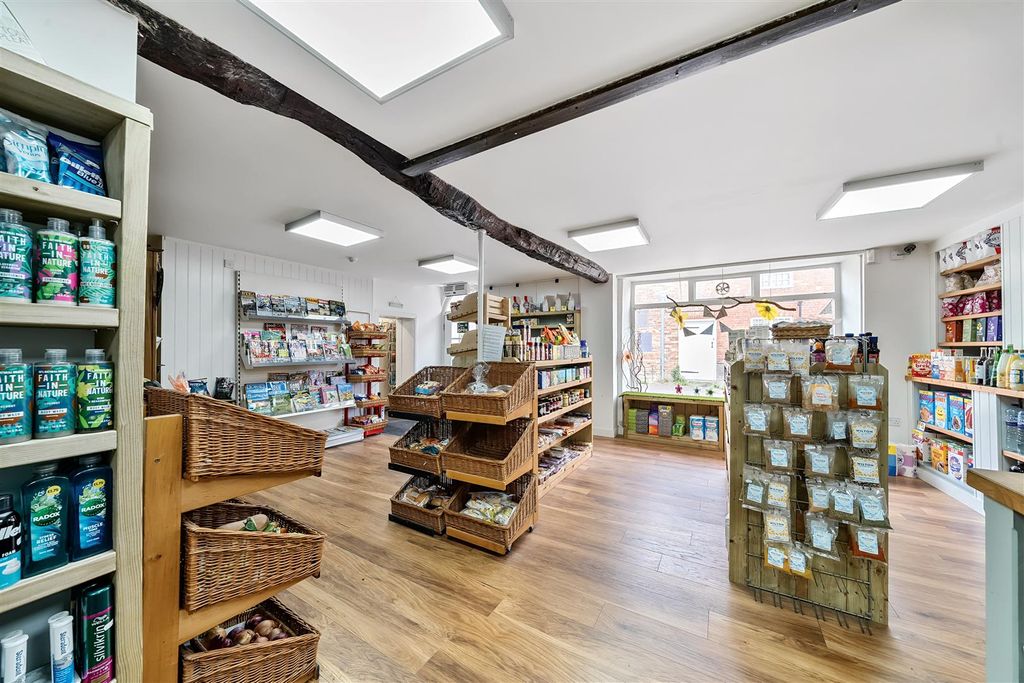 Property photo 2 of 18 Shop