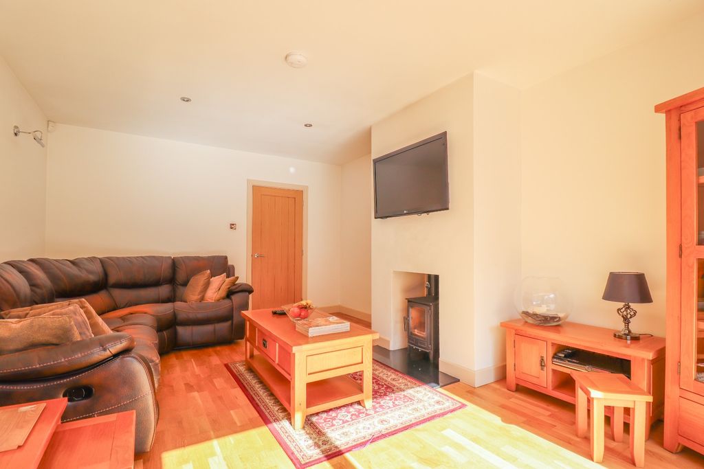Property photo 3 of 24 4301176