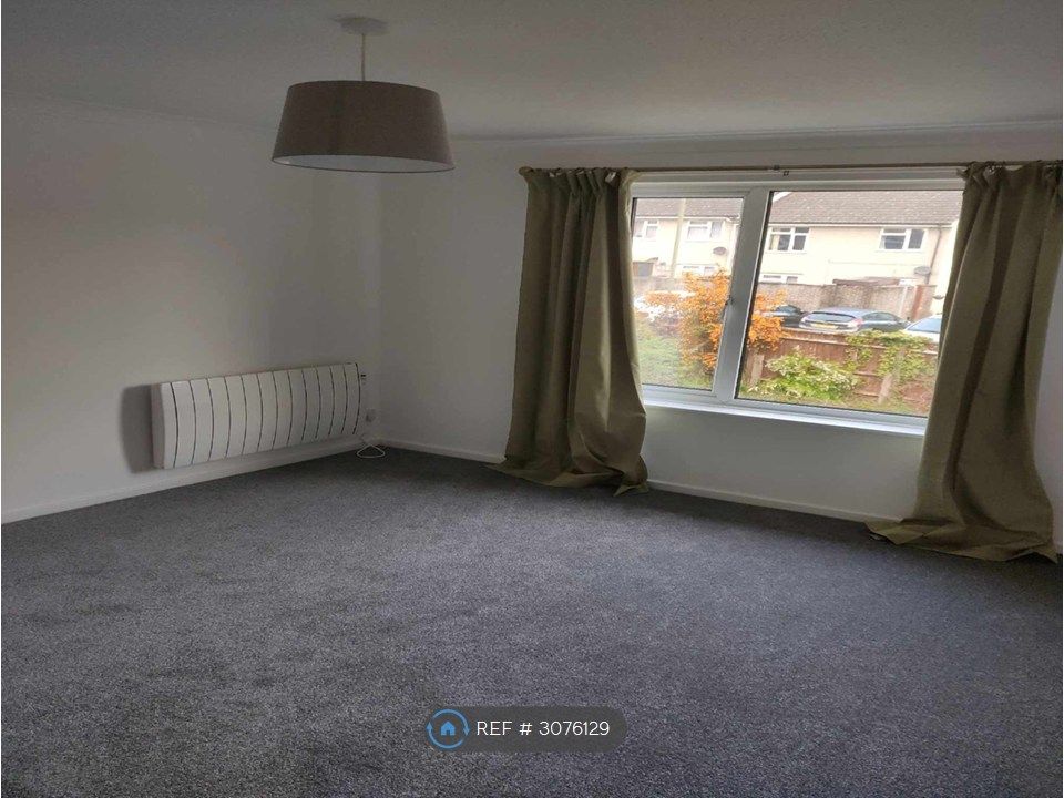 Property photo 3 of 12