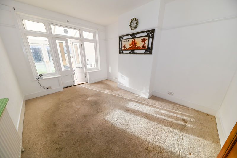 Property photo 3 of 12 Photo 4