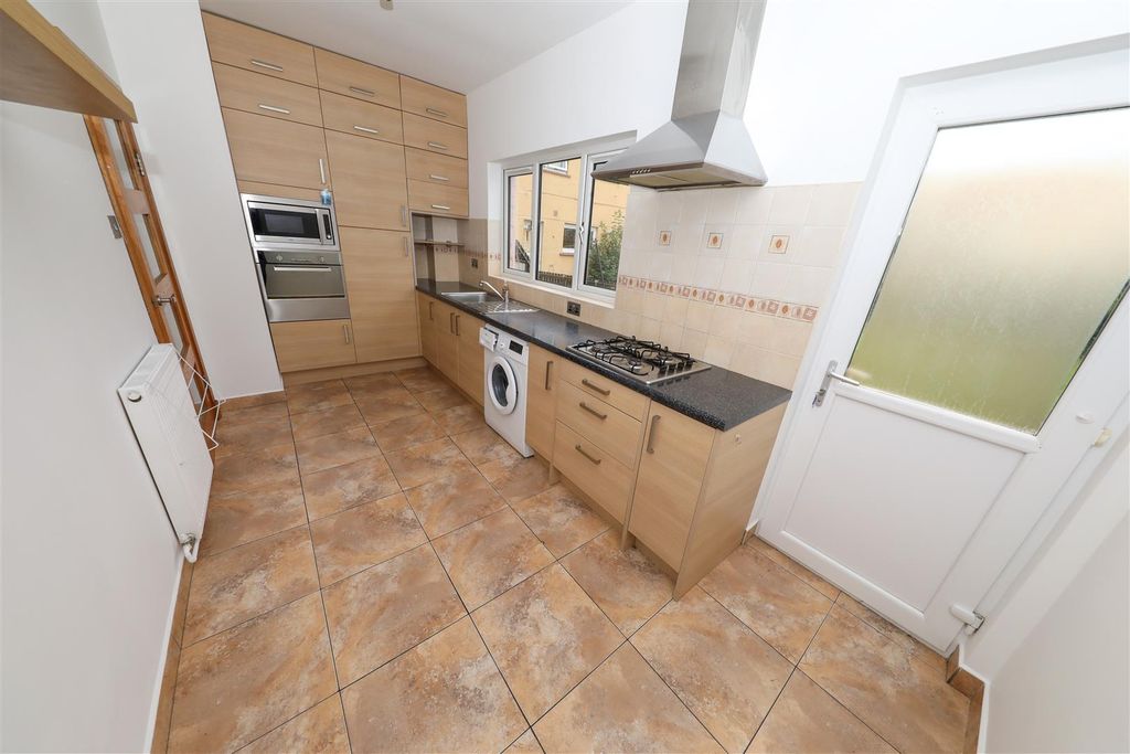 Property photo 3 of 19 c