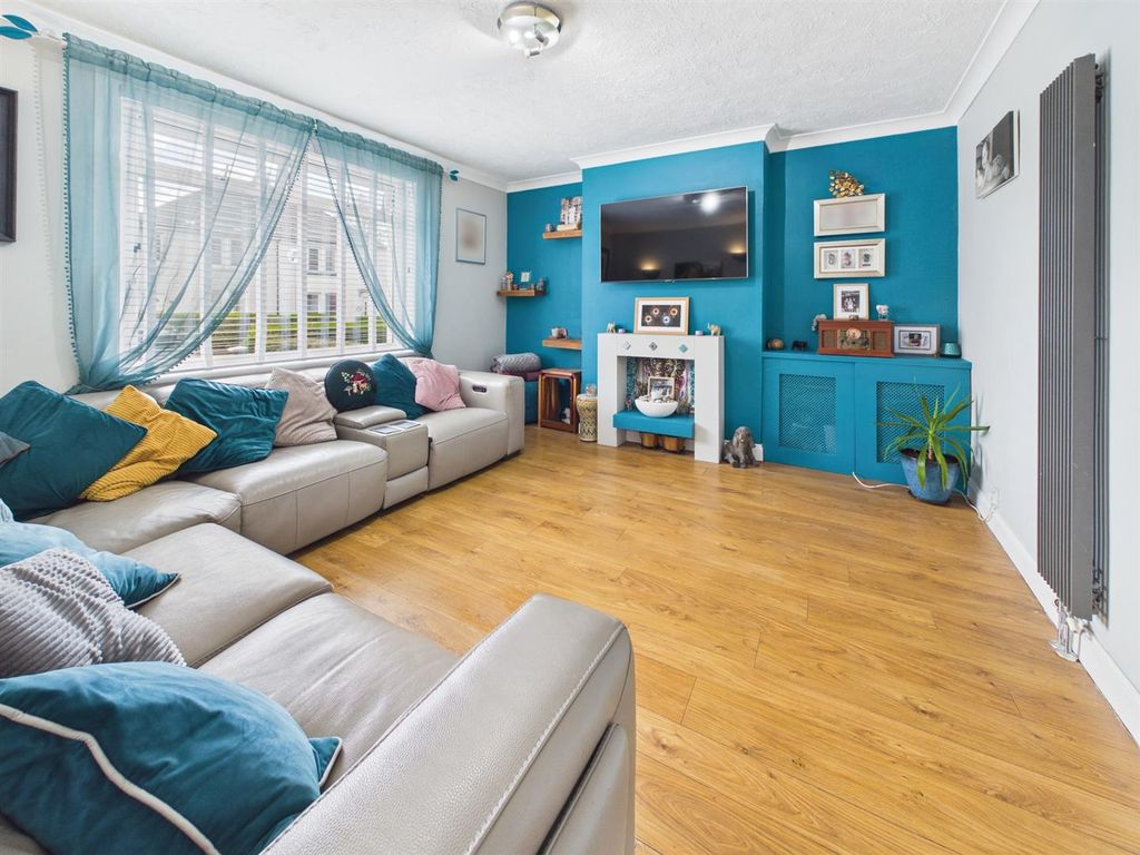 Property photo 2 of 18 Cam03782G0-Pr0312-Still013_Alt.Jpg