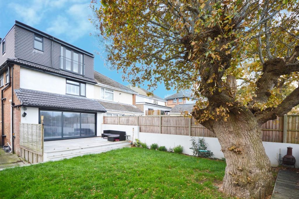 Property photo 2 of 22