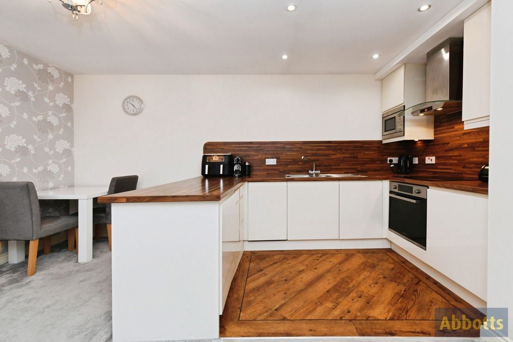 Property photo 3 of 17 Pbox-Img.Jpg