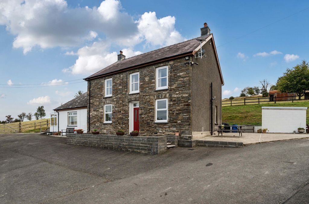 Property photo 1 of 25