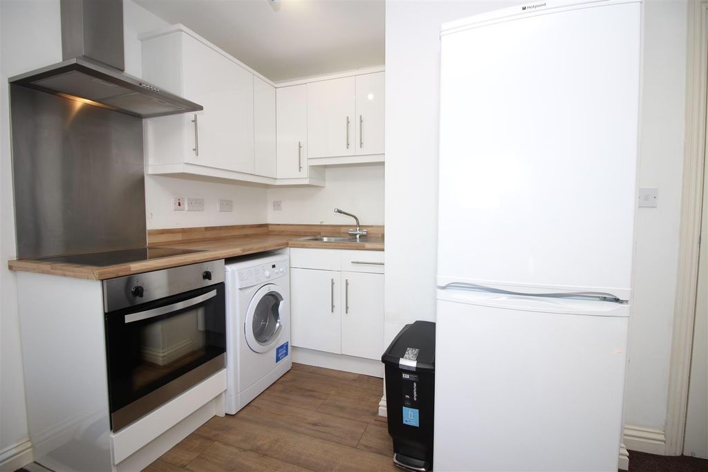 Property photo 3 of 7 09Abb65A-567A-46Bc-93C9-0Df07Dd8F303_1_201_A.Jpeg