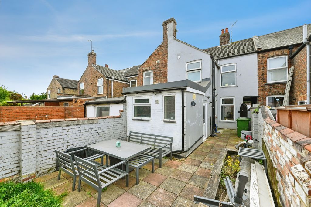 Property photo 2 of 19