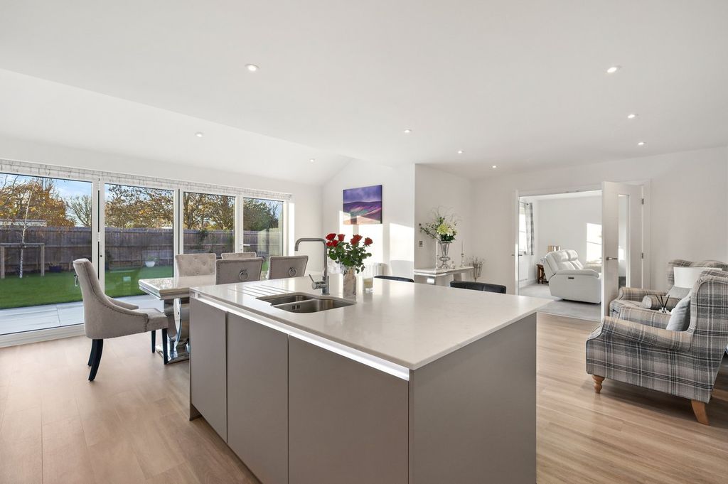 Property photo 2 of 29