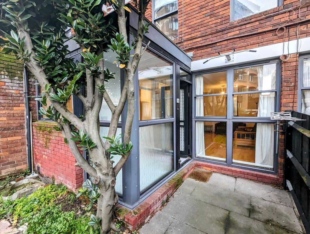 Property photo 1 of 9