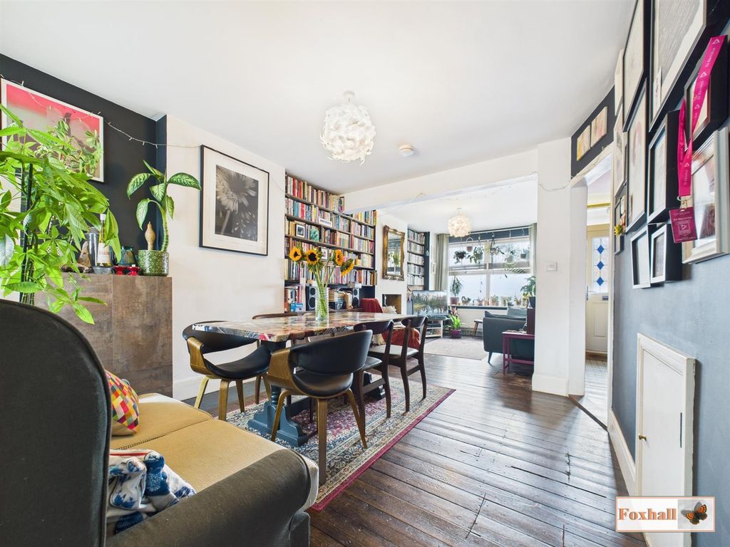 Property photo 1 of 21 Lounge / Diner