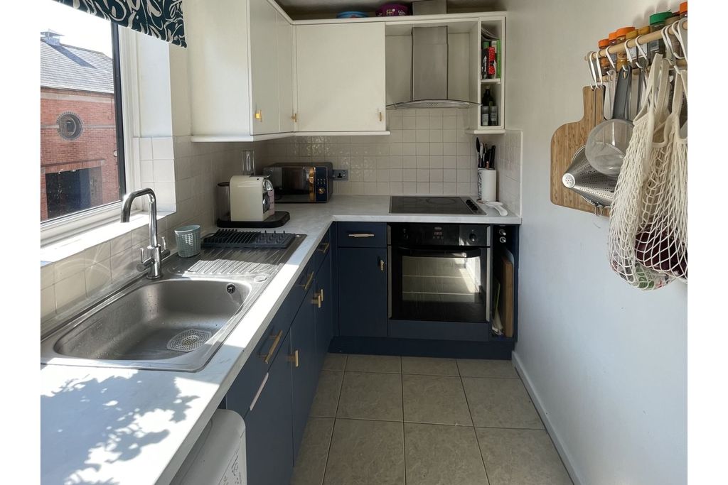 Property photo 3 of 11