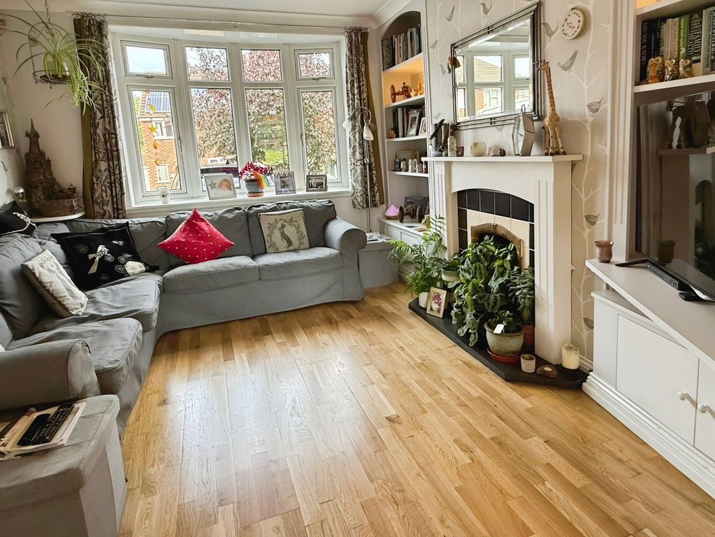 Property photo 3 of 28