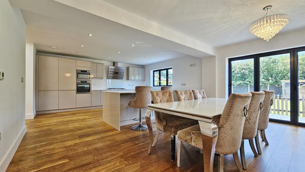 Property photo 2 of 40 Kitchen/Family Room