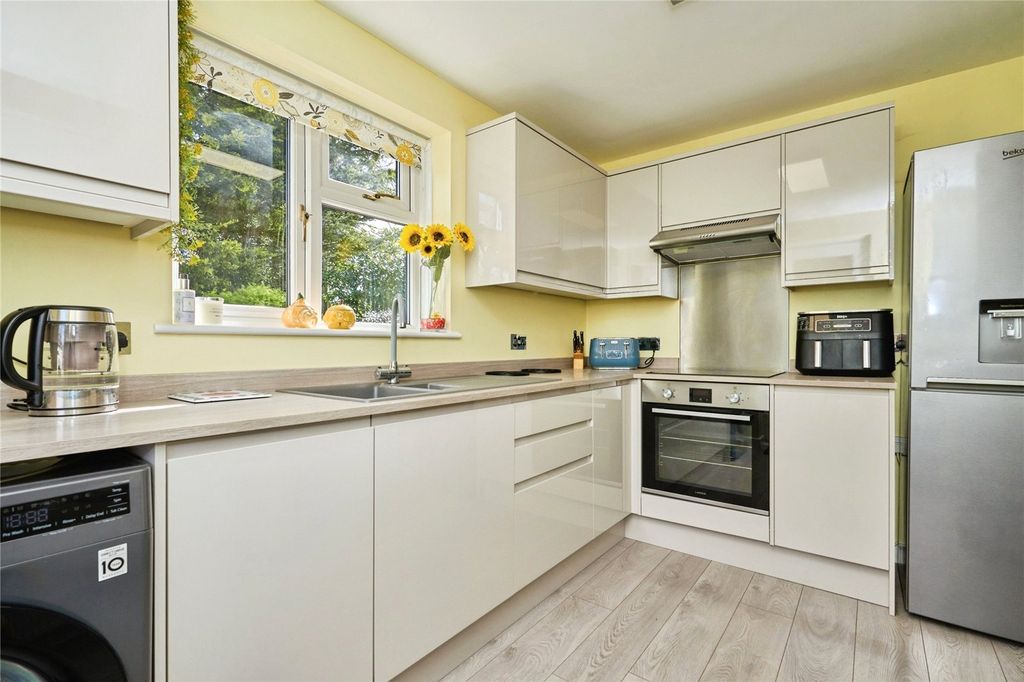 Property photo 3 of 13 Picture No. 10