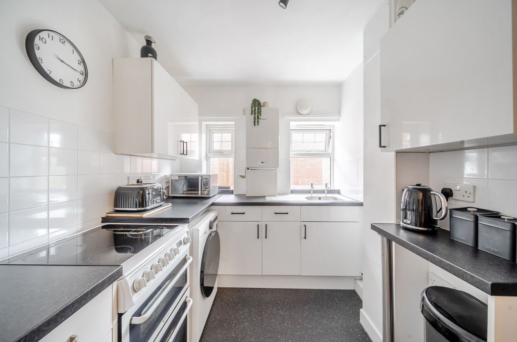 Property photo 3 of 12 1353388-9-68c2E83...