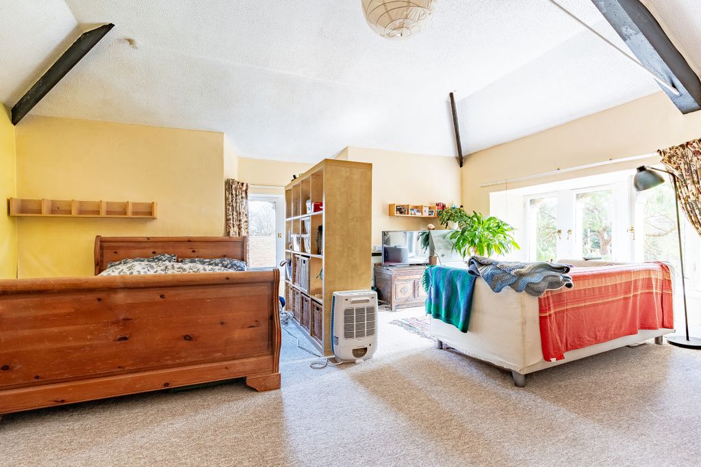 Property photo 3 of 14 Photo 2