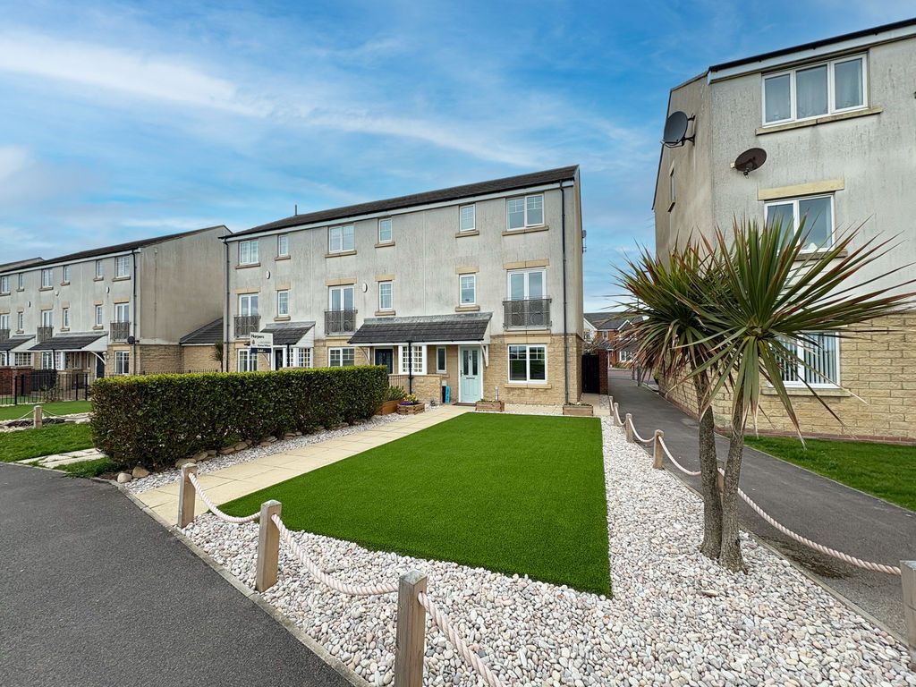 Property photo 1 of 14 Photo 17