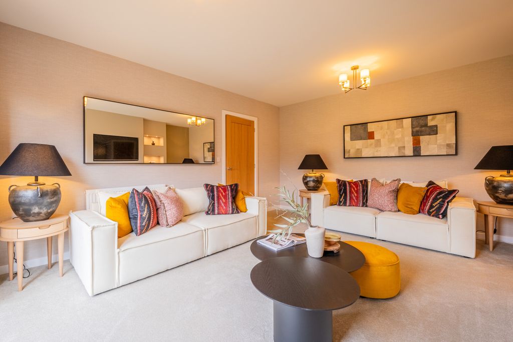 Property photo 3 of 11 Lounge