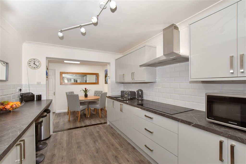 Property photo 2 of 14 Kitchen