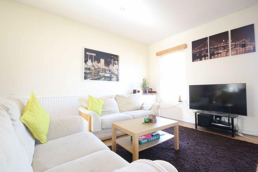 Property photo 1 of 4