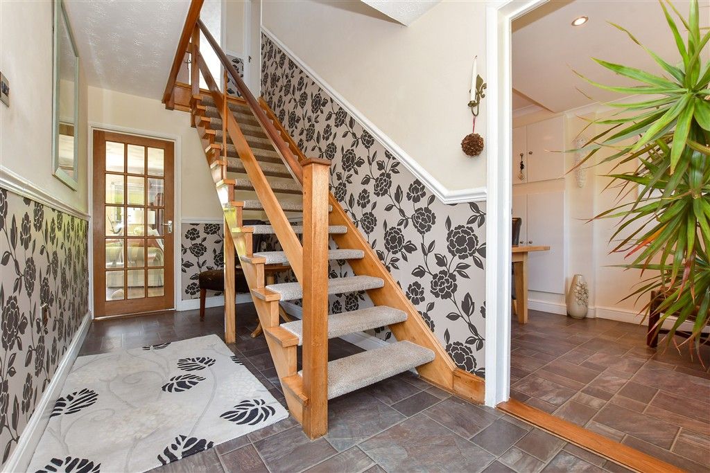 Property photo 1 of 17 Entrance Hall