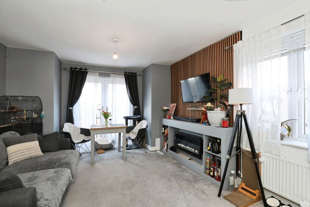 Property photo 2 of 11 Pbox-Img.Jpg