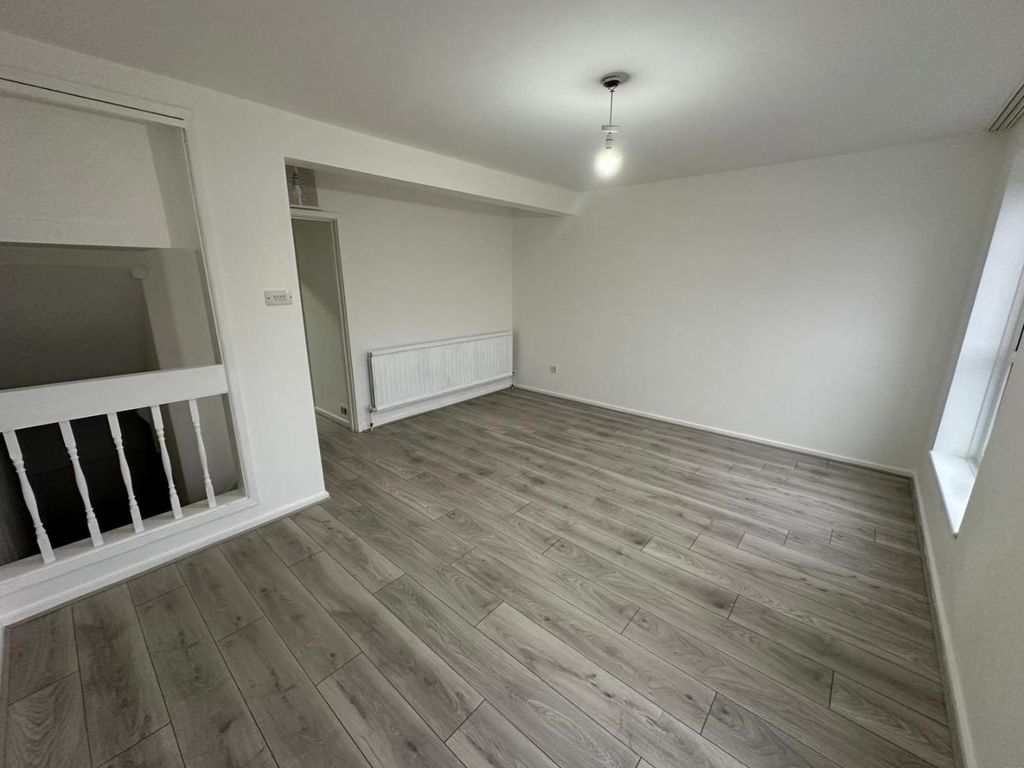 Property photo 3 of 21 3.Jpg